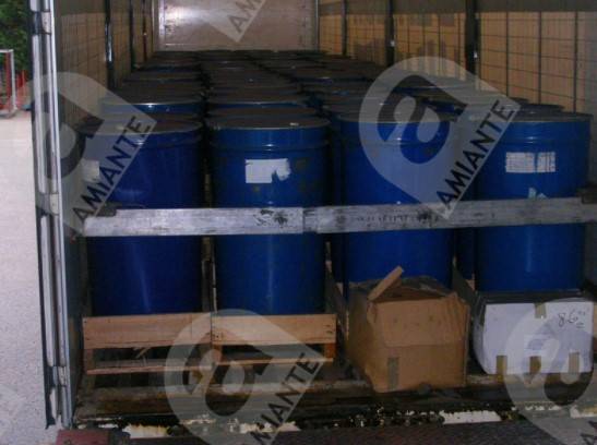 Pots de peintures ferraille